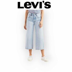Levi's HR Light Blue Cropped Wide-Leg Jeans
Size Women’s US 32